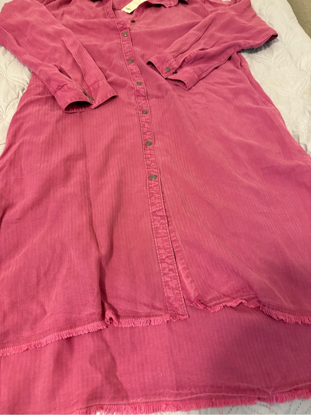 Overland Carly Lyocell Fray Hem Tunic Dress Womens Large Magenta Snap Front NWT - Picture 2 of 10